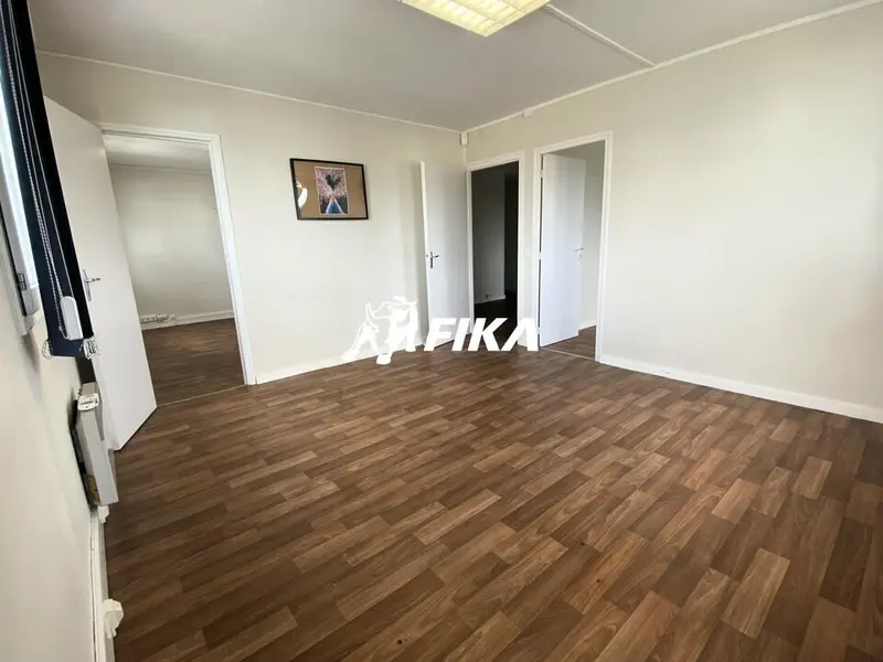 A LOUER BUREAUX 135 m² (31100) Z.I de Thibaud