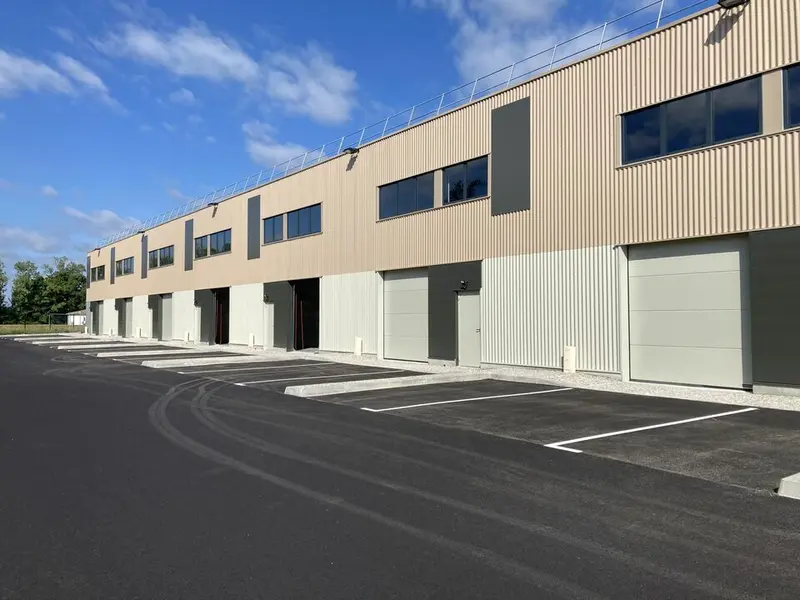 A VENDRE LOCAL D'ACTIVITÉ 254 M² - (82000) MONTAUBAN 