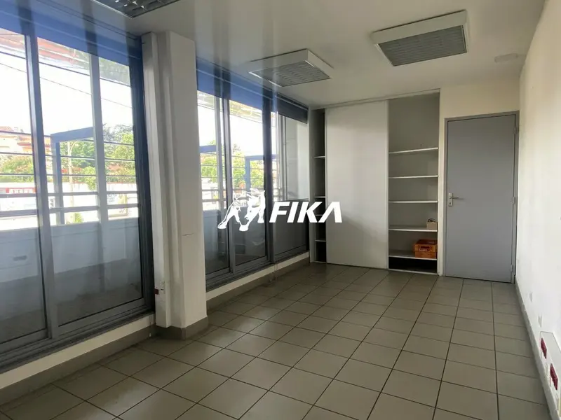 A LOUER BUREAU 165 m² (31500) TOULOUSE Cote Pavée