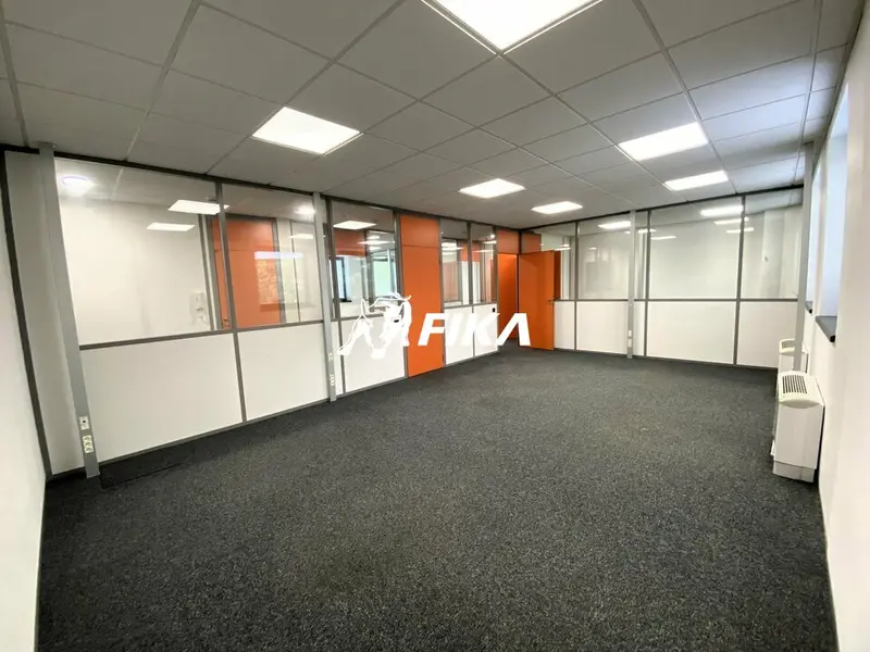 A LOUER BUREAUX 112 m² (31670) LABEGE