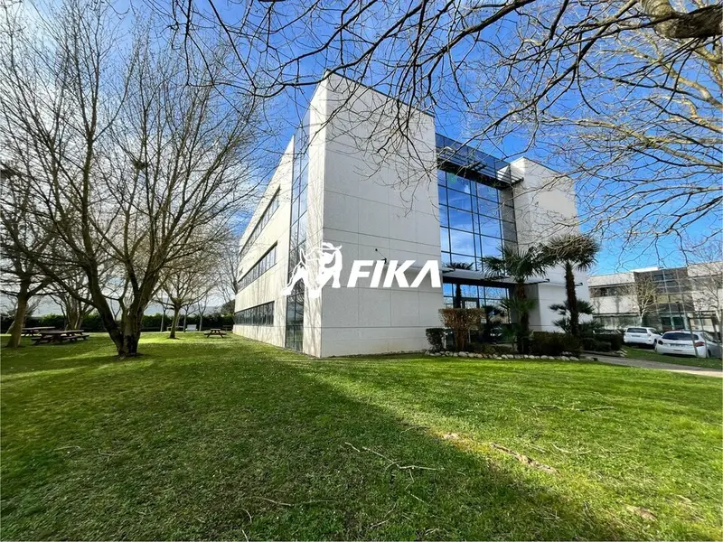 A LOUER BUREAUX 500 m² - (31100) TOULOUSE BASSO CAMBO