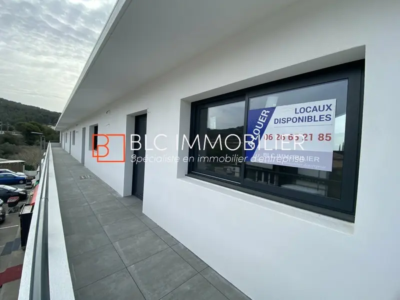 LOCAL PROFESSIONNEL 1ER ETAGE A LOUER 13600 LA CIOTAT