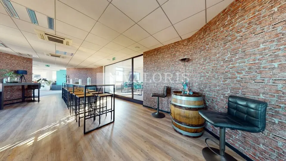 A louer Bureaux 486.3m² Écully