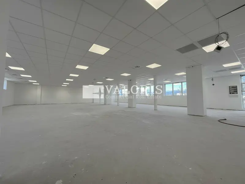 A louer Local commercial  280.5m² Arnas