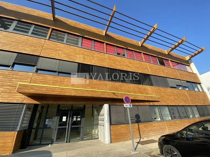 A louer Bureaux 305m² Saint-Priest