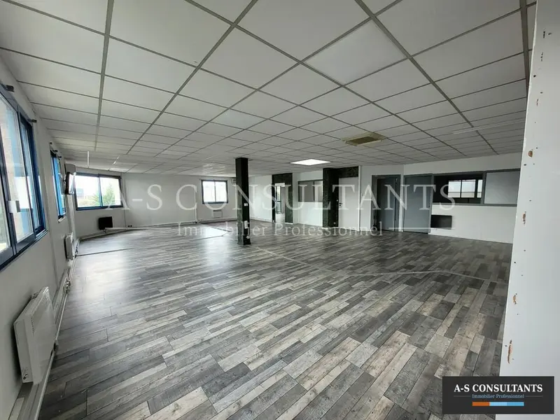A louer Bureaux 290m² Chassieu