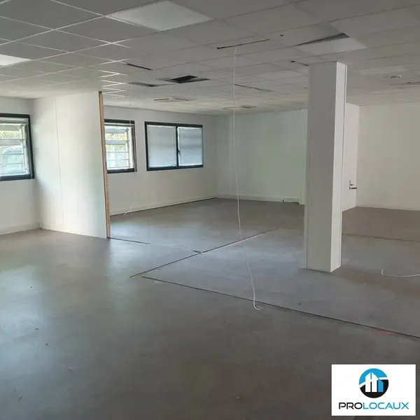 A louer Bureaux 353.45m² Saint-Martin-d'Hères