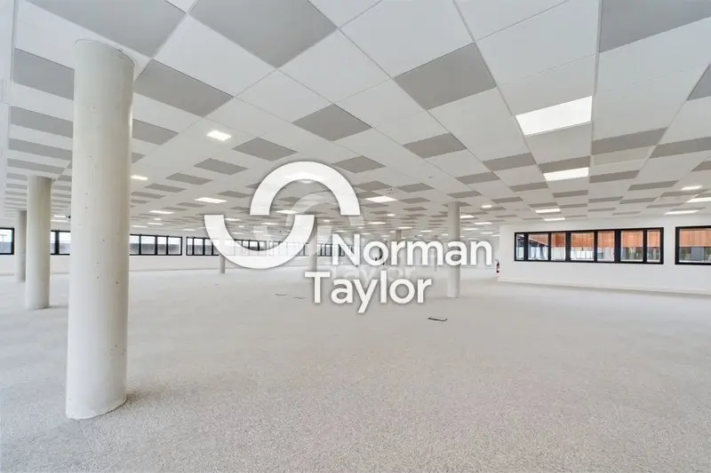 Bureaux neufs 3 266m² divisibles 591m² - R+1