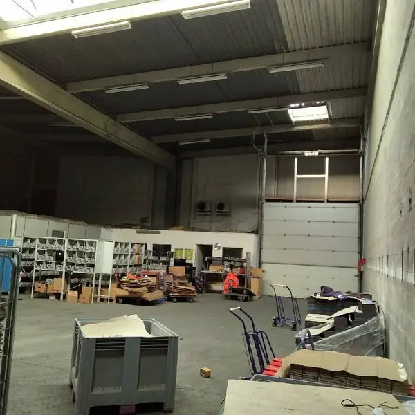 LOCAL  D'ACTIVITE MIXTE VITOLLES 13127