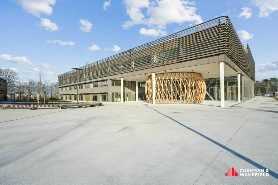 Bureaux à la location de 3 111 m² divisibles à partir de 308 m²