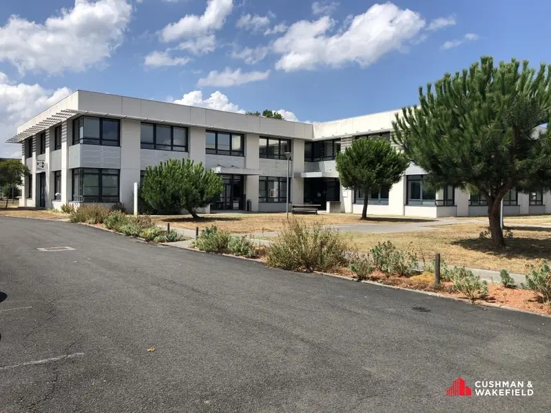 Bureaux de 646 m² à louer au sein de l'ensemble Cadera Nord