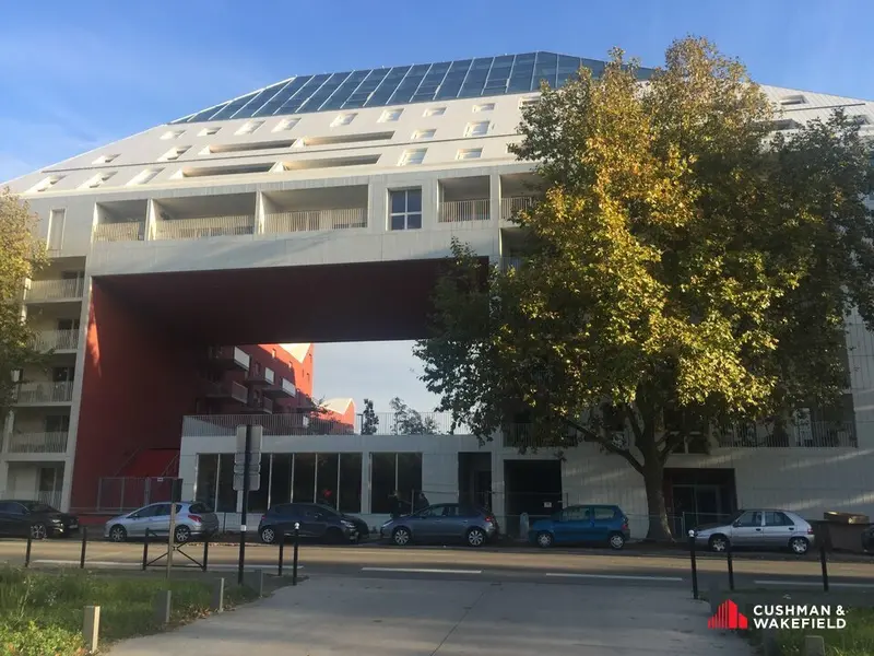 A vendre Bureaux 741m² 