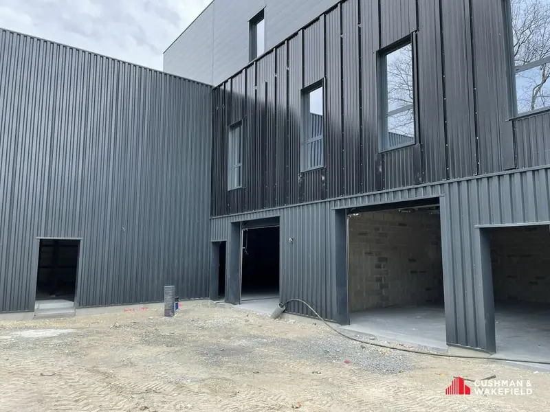 Locaux d'activités à la location d'une surface de 245,5 m²