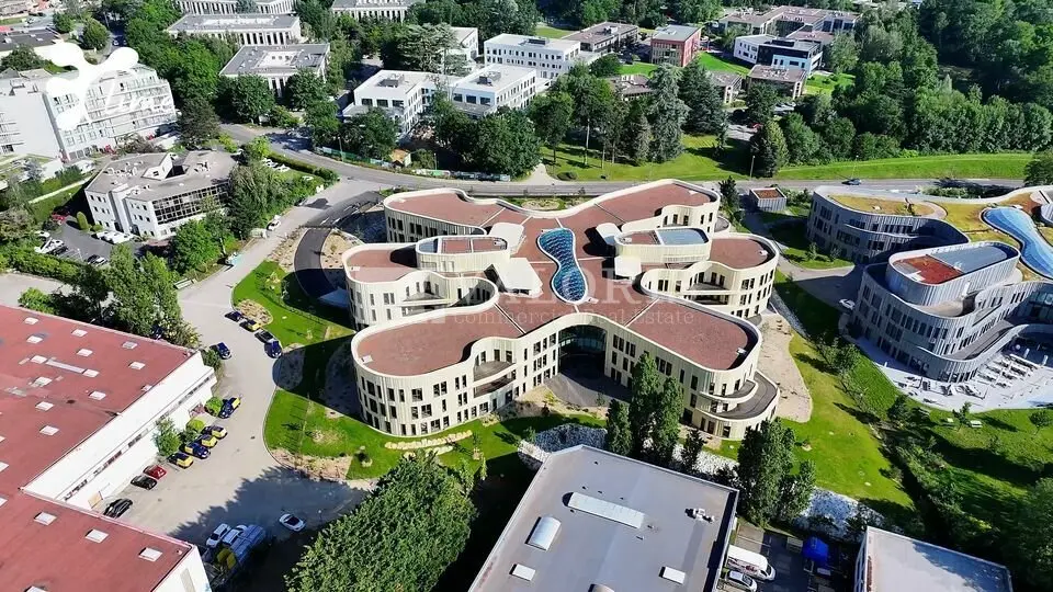 A louer Bureaux 6391m² Limonest