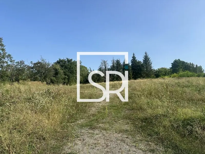 A vendre Terrain 10146m² Cusset