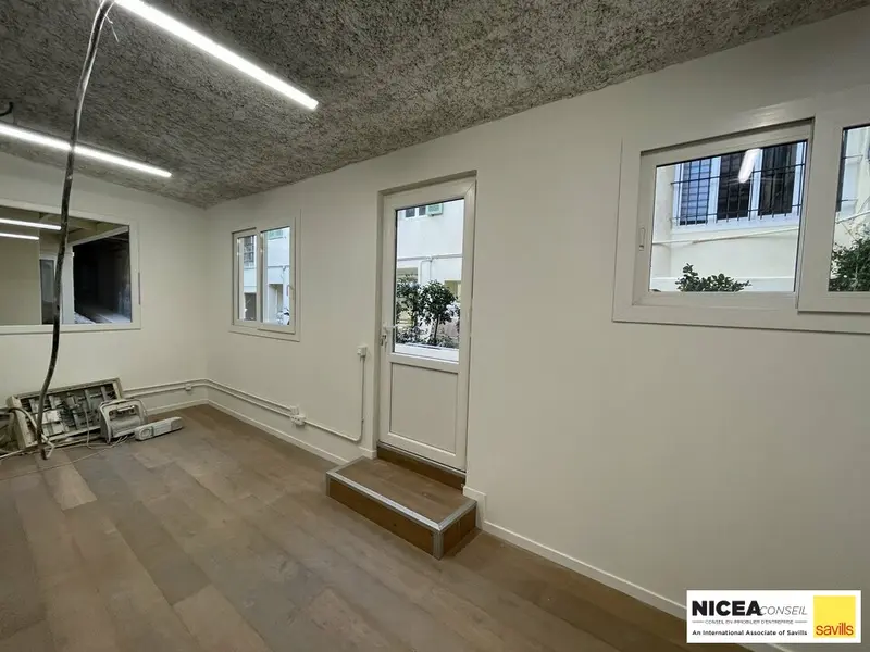 A louer Locaux d'activité 137.04m² Nice