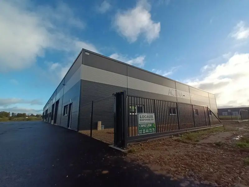 Locaux neufs - Au cur de l'activité économique Fécampoise.