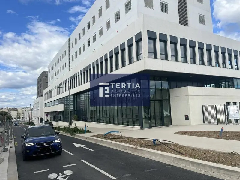 A louer Local commercial  397m² Montpellier