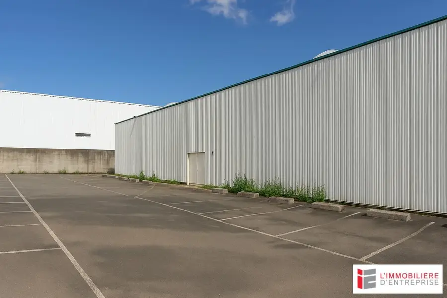 LOCATION  ENTREPÔT DE STOCKAGE  600 m²  SAINT-GRÉGOIRE