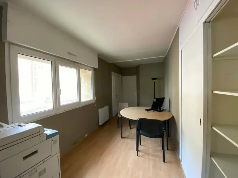 A vendre Bureaux 65m² Auray