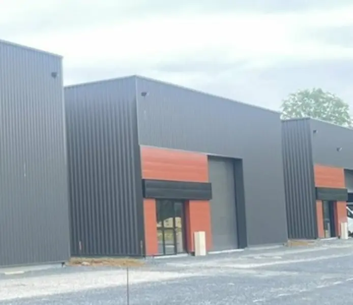 A vendre immeuble d'activité / bureaux d'environ 330 m² Soliers