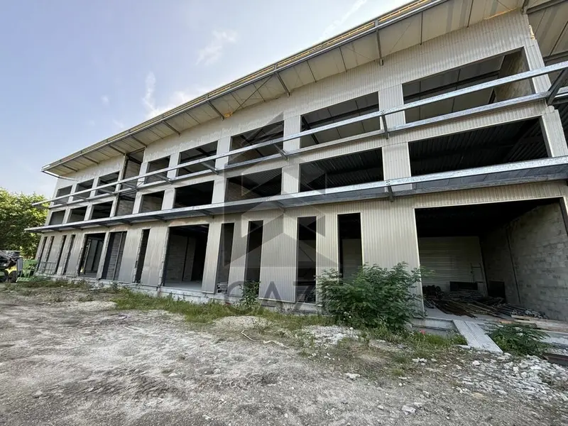 LOCAUX D'ACTIVITES NEUFS A VENDRE