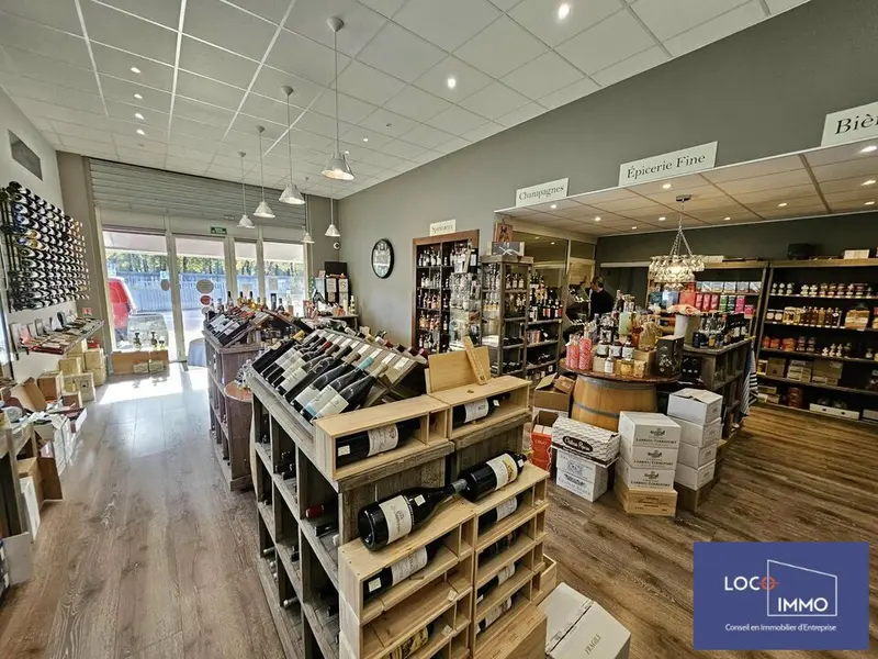 A louer Local commercial  270m² Parempuyre