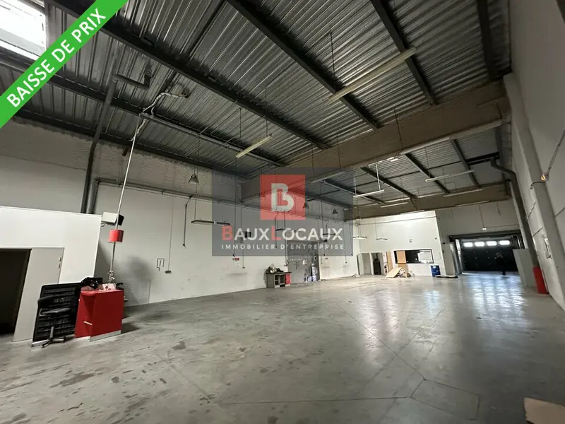 RARE EN ZONE COMMERCIALE / A LOUER LOCAL COMMERCIAL D'ENVIRON 630M²