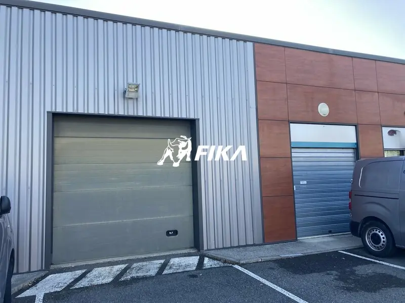 A LOUER LOCAL D'ACTIVITE 135 m² - (31850) MONTRABE