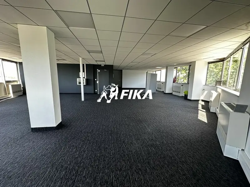 A LOUER BUREAUX 142 m² (31670) LABEGE