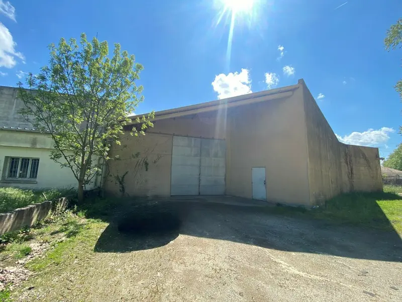 A LOUER LOCAL D'ACTIVITE 730 m² - (31550) CINTEGABELLE