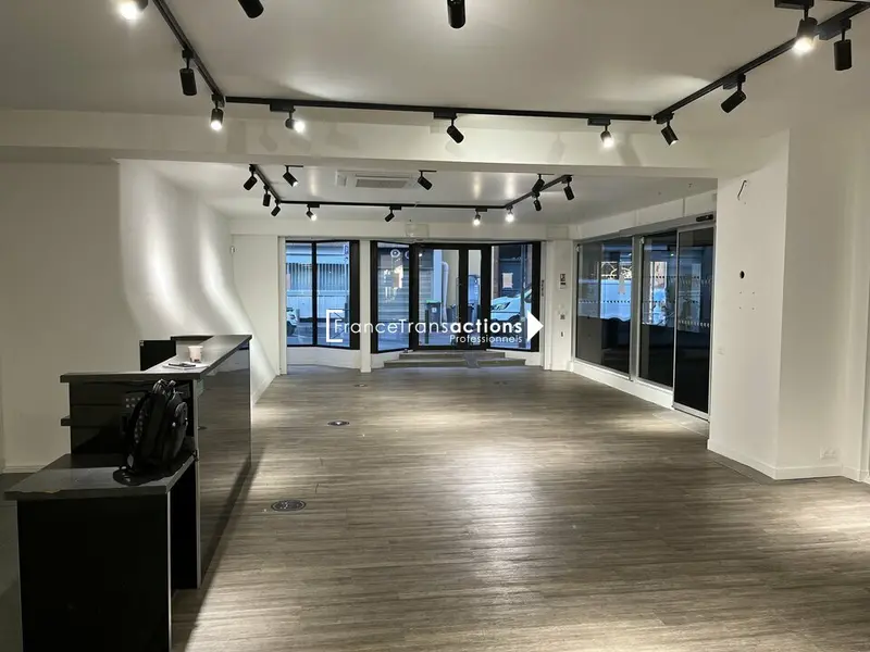 A VENDRE LOCAL COMMERCIAL ERP 5 -196 M²- 31000 TOULOUSE