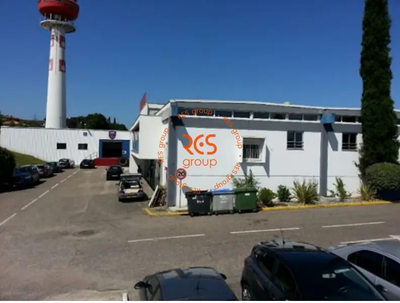 A louer Locaux d'activité 694m² Artigues-près-Bordeaux