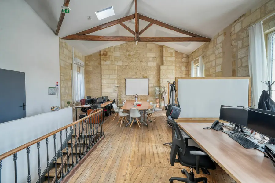 À VENDRE  IMMEUBLE DE BUREAUX  BORDEAUX GARE
