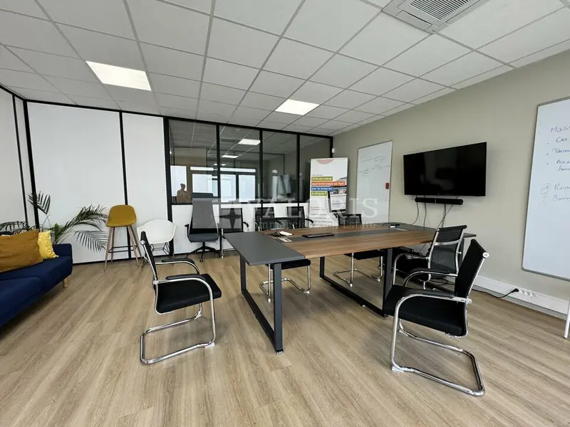 A louer Bureaux 233m² Villeurbanne