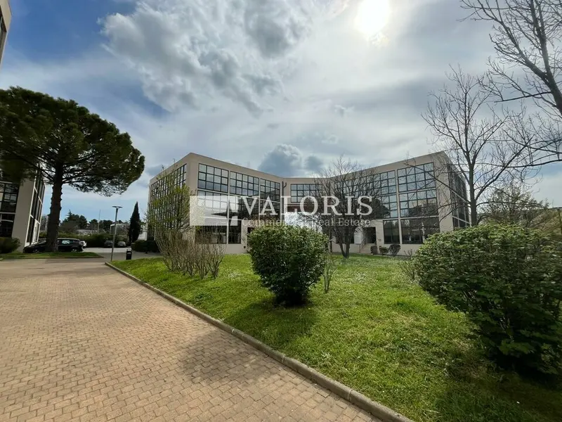 A louer Bureaux 144m² Aix-en-Provence