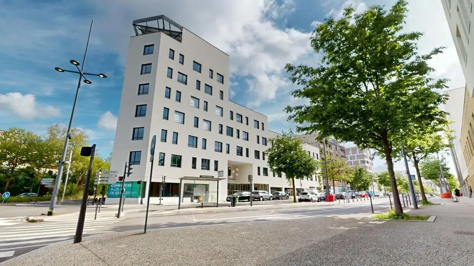 A louer Local commercial  715m² Lyon 09