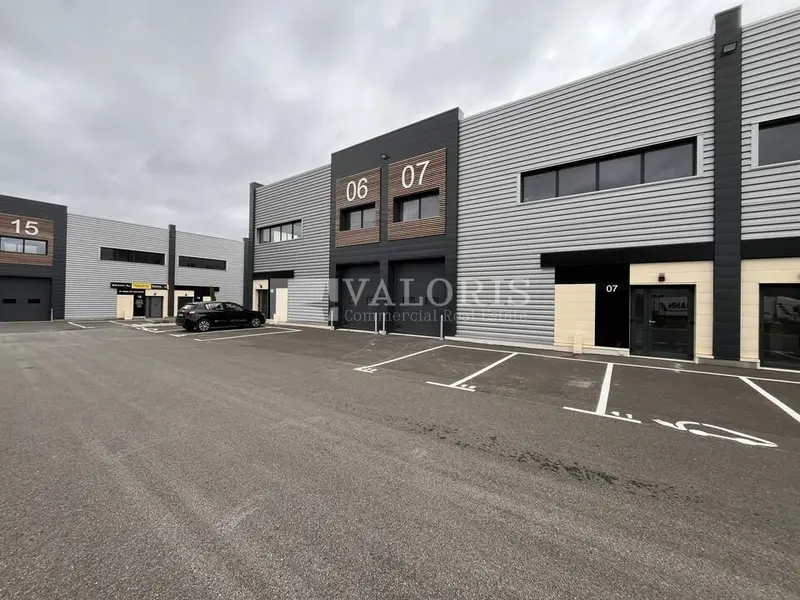 Entrepôt / Activité à louer -  - 582 m² - 4 850 €/mois