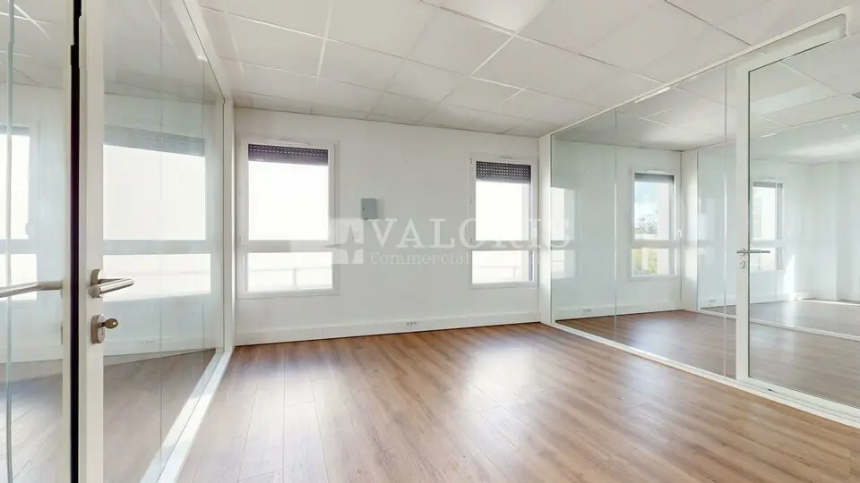 A louer Bureaux 250m² Dardilly
