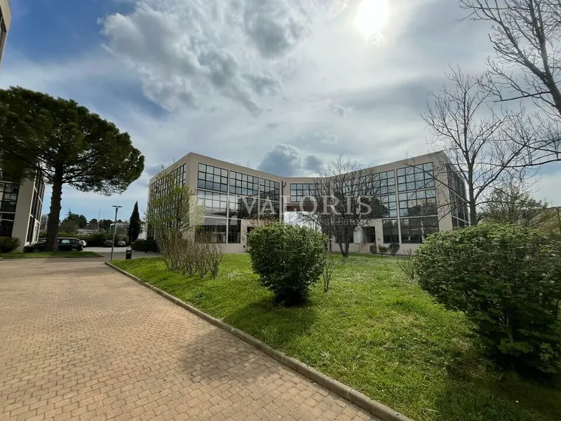 A louer Bureaux 347m² Aix-en-Provence