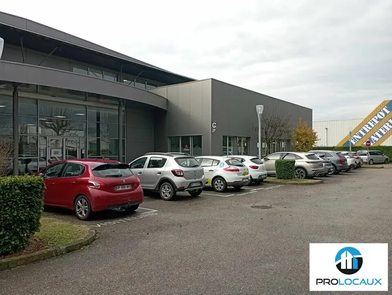 MEYLAN, locaux commerciaux à louer ou à vendre