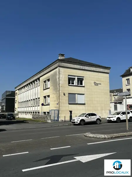A vendre Bureaux 1060m² Compiègne
