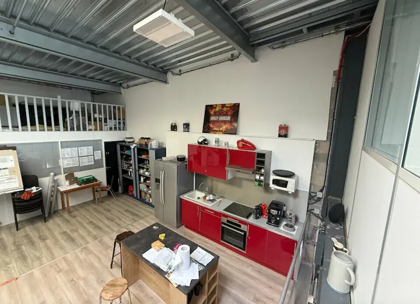 A louer Locaux d'activité 304m² Persan