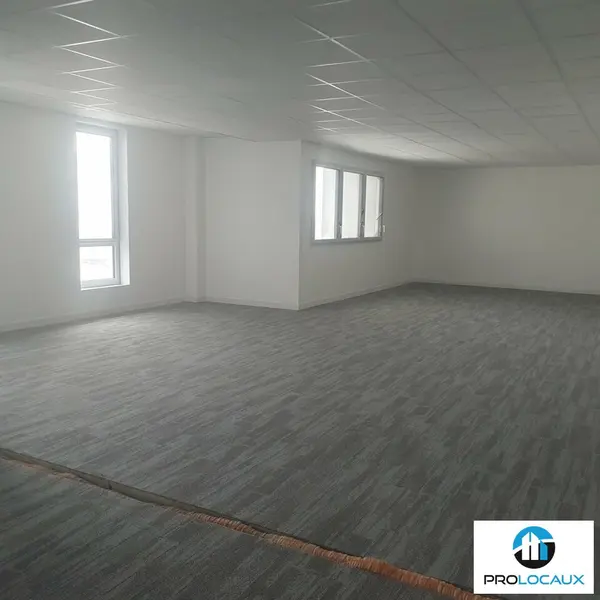 A louer Bureaux 2487m² Voiron