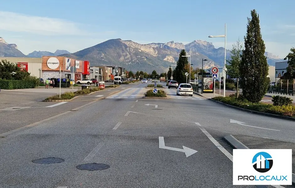 A louer Local commercial  491m² Argonay