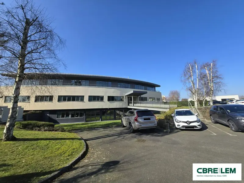 A vendre Bureaux 1023m² Saint-Contest