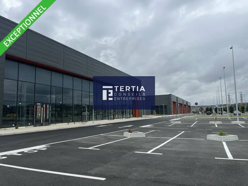 A louer Local commercial  3747m² Aspiran