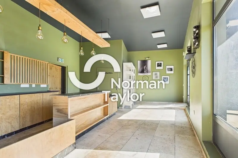 A louer Local commercial  62m² Agde