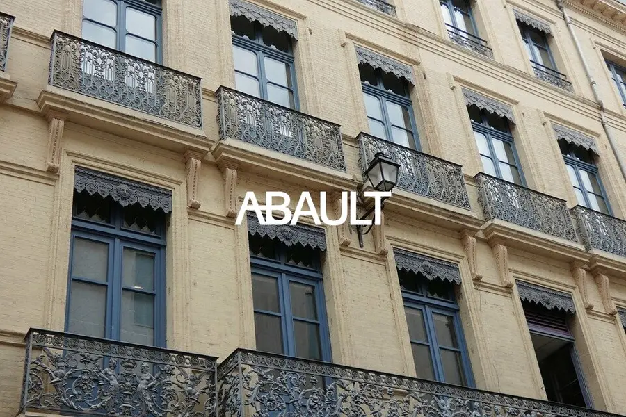 A LOUER LOCAL COMMERCIAL 81 m² ALLEES JEAN JAURES