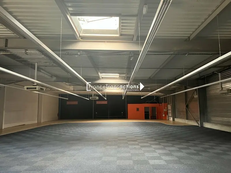  A LOUER LOCAL COMMERCIAL 689 M² MONTAUBAN 